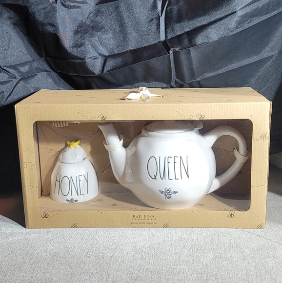 Rae Dunn Honey Pot & Teapot Set Queen bee ๐ - Picture 8 of 16